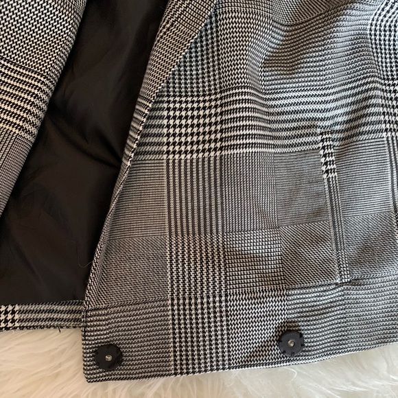 BOGO 💚 Forever 21 Blazer - Picture 5 of 6